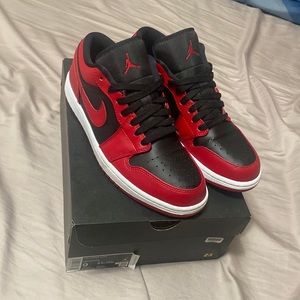 Air Jordan 1 Low Reverse Bred